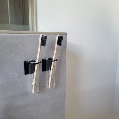 Zahnbürstenhalter aus Metall & Glas
