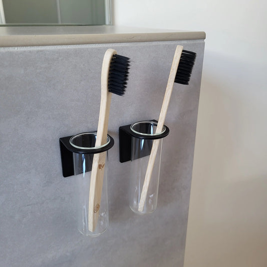 Zahnbürstenhalter aus Metall & Glas